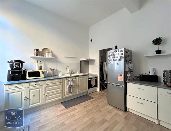 Appartement à louer 3 pièces 104.54m²