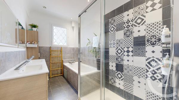 Appartement F5 à vendre  5 pièces - 134,15 m2 BASSUSSARRY - 64