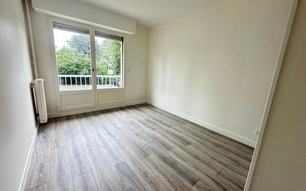 Appartement à vendre    4 pièces • 82,67 m2 Rosny-sous-Bois