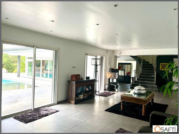 Spacieuse villa avec piscine, quartier Valescure