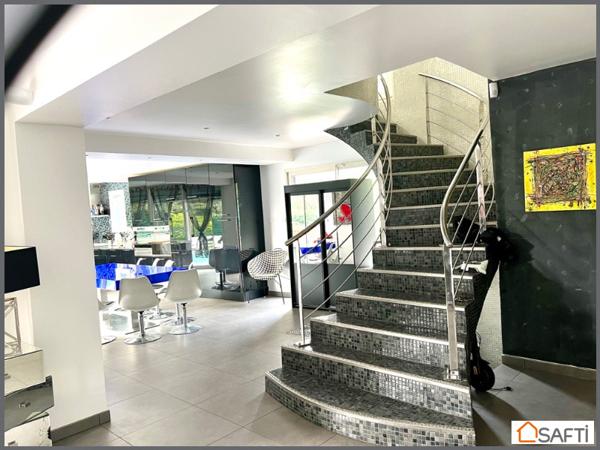 Spacieuse villa avec piscine, quartier Valescure