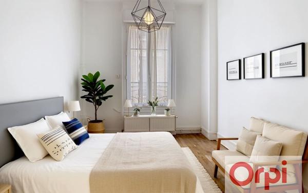 Appartement à vendre    2 pièces • 41,86 m2 Issy-les-Moulineaux