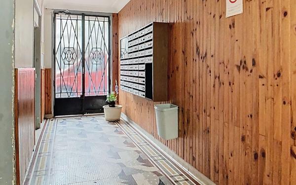 Appartement à vendre    2 pièces • 41,86 m2 Issy-les-Moulineaux