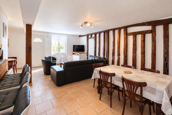 Investissement clé en main - Ensemble immobilier de 3 Gîtes et un studio. A seulement 20 minutes de Châlons en champagne.
Découvrez cet ensemble immobilier de 347 m2 habitables, entièrement meublé, équipé et actuellement exploité en location touristique.
Gîte de 88 m2 - capacité de 8 pers - DPE D
Gîte de 103 m2 - capacité de 6 pers - DPE D
Gîte de 124 m2 - capacité de 8 pers - DPE C
Studio de 32 m2 - DPE C
Une grange offrant un potentiel supplémentaire ainsi qu'une lingerie viennent compléter cet ensemble.
Taux de remplissage de l'ordre de 70%, ensemble entièrement meublé et équipé, vendu prêt à poursuivre son exploitation.
Gestion actuellement assurée par une structure indépendante, permettant un investissement sans présence quotidienne du propriétaire.
Dossier à disposition comprenant les 5 dernières années d'exploitation, les revenus ainsi qu'un rapport d'expert-comptable est disponible pour les investisseurs intéressés