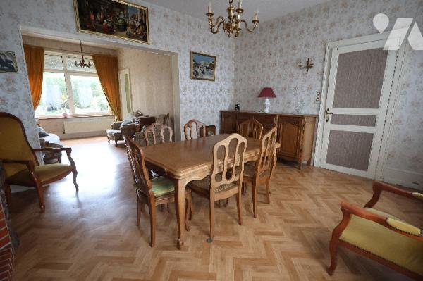 Exclusivité !
En centre-ville, venez découvrir cette charmante maison, 3 chambres, garage, jardin.