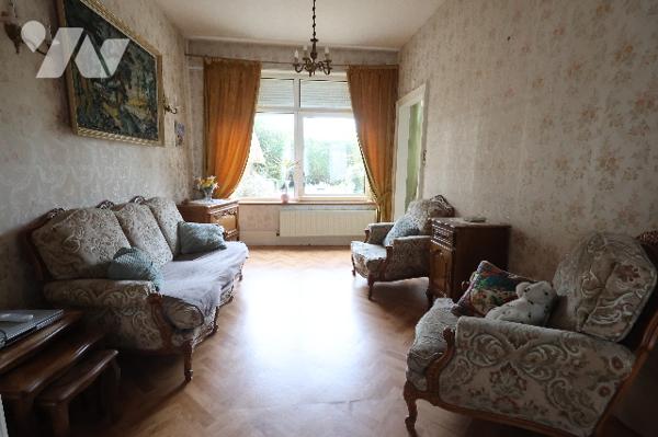 Exclusivité !
En centre-ville, venez découvrir cette charmante maison, 3 chambres, garage, jardin.