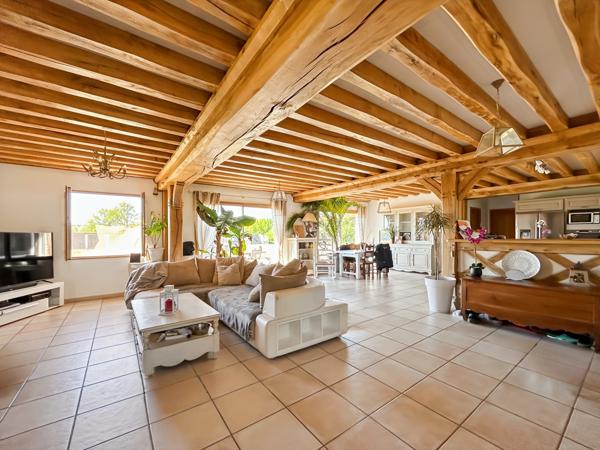 Propriété équestre de charme – 6 hectares à 1h de Paris