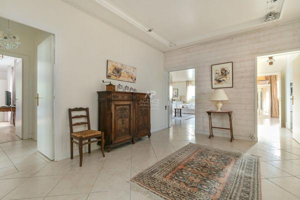 Versailles Glatigny - Maison 12 pièces 307 m² habitables sur parcelle de 1240 m² avec studio aménagé et garage €1 990 000 ** - Référence 26462