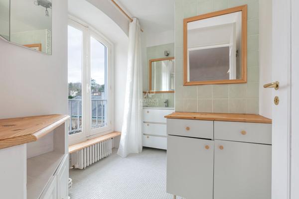 Versailles Glatigny - Maison 12 pièces 307 m² habitables sur parcelle de 1240 m² avec studio aménagé et garage €1 990 000 ** - Référence 26462