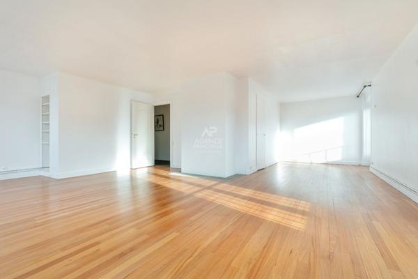 Versailles Glatigny - Maison 12 pièces 307 m² habitables sur parcelle de 1240 m² avec studio aménagé et garage €1 990 000 ** - Référence 26462