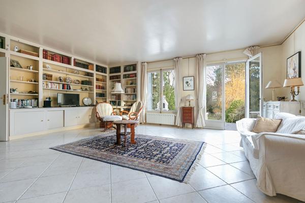 Versailles Glatigny - Maison 12 pièces 307 m² habitables sur parcelle de 1240 m² avec studio aménagé et garage €1 990 000 ** - Référence 26462