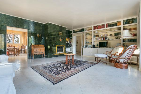 Versailles Glatigny - Maison 12 pièces 307 m² habitables sur parcelle de 1240 m² avec studio aménagé et garage €1 990 000 ** - Référence 26462