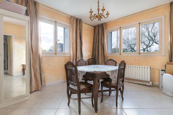 Versailles Glatigny - Maison 12 pièces 307 m² habitables sur parcelle de 1240 m² avec studio aménagé et garage €1 990 000 ** - Référence 26462