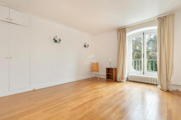 Versailles Glatigny - Maison 12 pièces 307 m² habitables sur parcelle de 1240 m² avec studio aménagé et garage €1 990 000 ** - Référence 26462