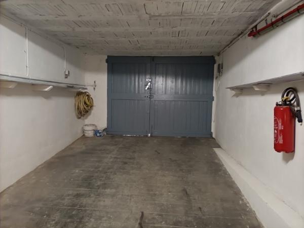 Appartement en ville : terrasse, garage et vue sur la colline !