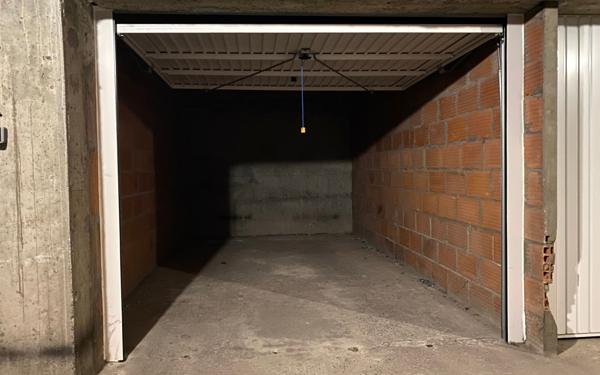 Stationnement à louer    8 m2 Toulouse