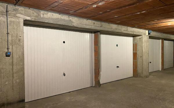 Stationnement à louer    8 m2 Toulouse