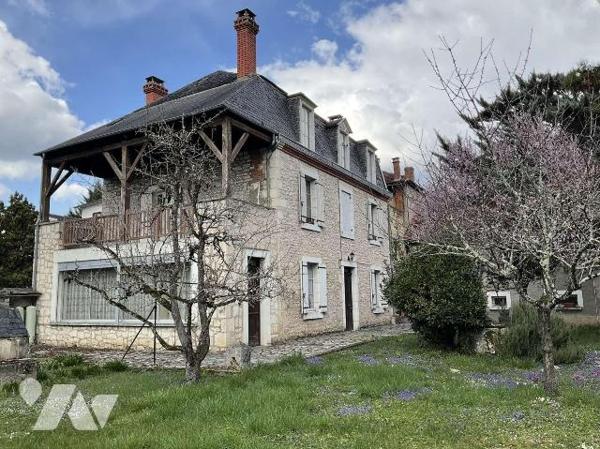 A VENDRE : Grande maison en pierre datant de 1901 dans SOUILLAC (Lot - 46) avec beau jardin de ...