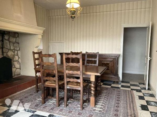 A VENDRE : Grande maison en pierre datant de 1901 dans SOUILLAC (Lot - 46) avec beau jardin de ...