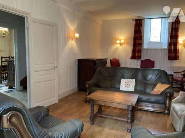 A VENDRE : Grande maison en pierre datant de 1901 dans SOUILLAC (Lot - 46) avec beau jardin de ...