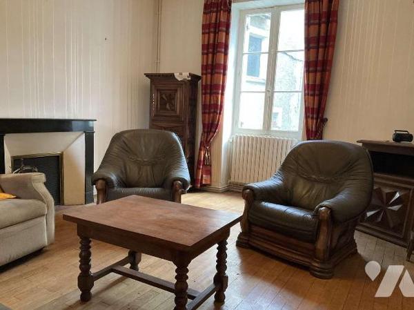 A VENDRE : Grande maison en pierre datant de 1901 dans SOUILLAC (Lot - 46) avec beau jardin de ...