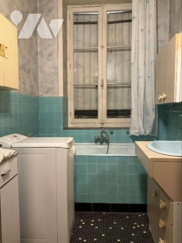 A VENDRE : Grande maison en pierre datant de 1901 dans SOUILLAC (Lot - 46) avec beau jardin de ...