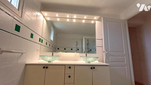 Villa traditionnelle avec piscine et son jardin paysagé de 1500 m² à UZES