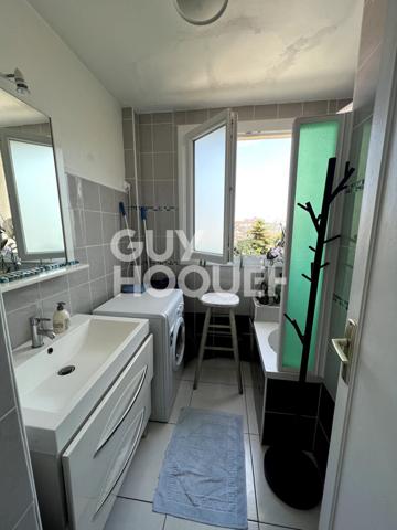 Appartement meublé proche commodités et RER