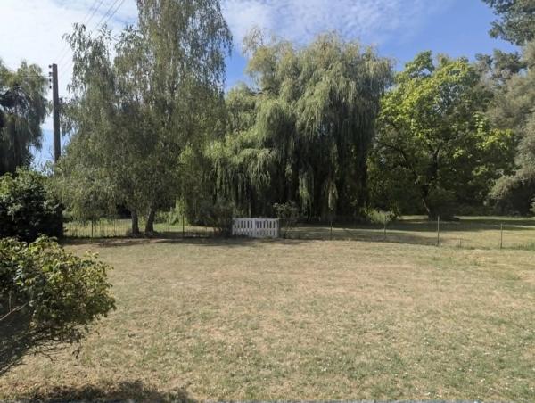 Propriété rurale pleine de caractère avec de vastes dépendances, étang et grands jardins