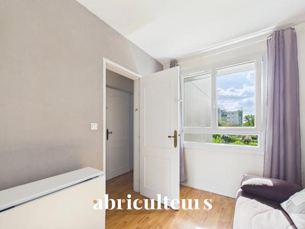 Appartement 4 pièces 76 m² avec loggia, parking et cave — Argenteuil