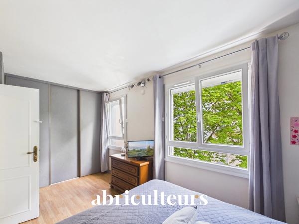 Appartement 4 pièces 76 m² avec loggia, parking et cave — Argenteuil