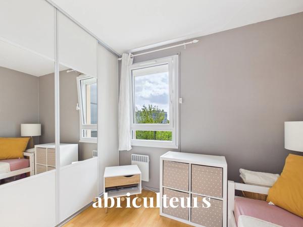 Appartement 4 pièces 76 m² avec loggia, parking et cave — Argenteuil