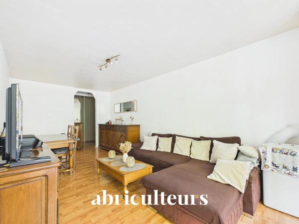 Appartement 4 pièces 76 m² avec loggia, parking et cave — Argenteuil