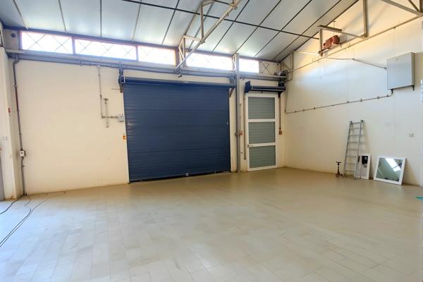 À vendre - Local professionnel 250 m² situé à Barbentane (13570)