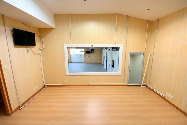 À vendre - Local professionnel 250 m² situé à Barbentane (13570)