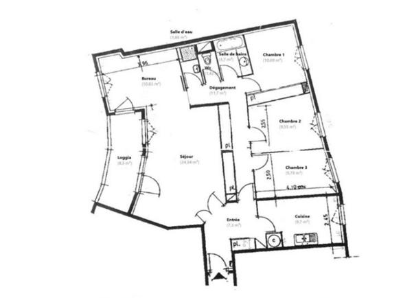 Cusset - Au pied du métro, T5 traversant avec terrasse