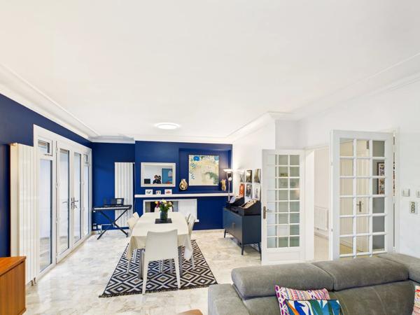 Belle Maison Présentée avec Appartement d’Amis, Piscine et Jardin Clos