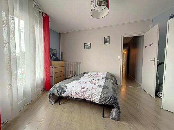 À vendre : Appartement 5 pièces à REIMS - 3 balcons - cave