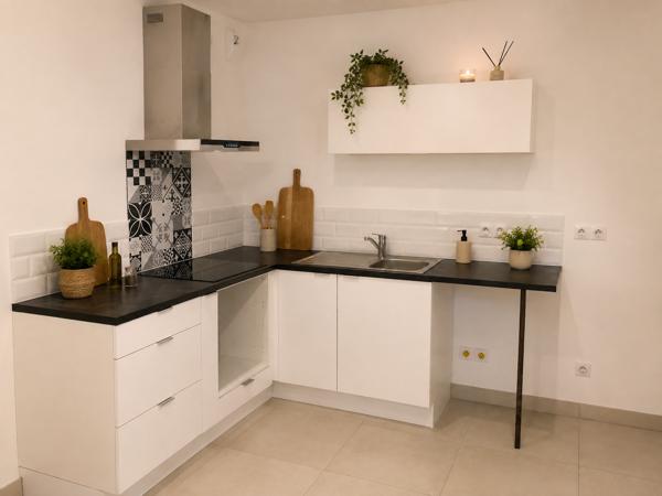 Appartement
         2 pièces
        - 44 m² 420 000 € *