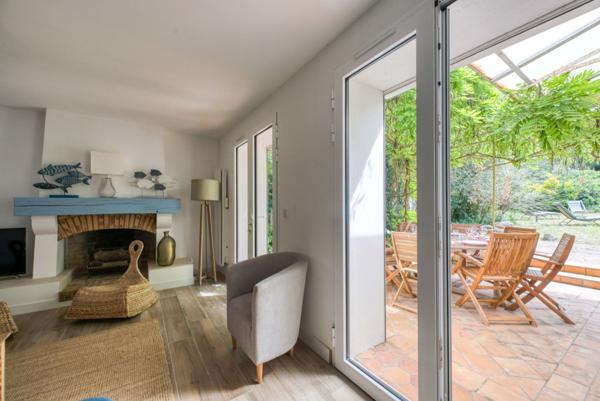 MAISON RÉNOVÉE AU CALME ABSOLU, TOUT À PIED