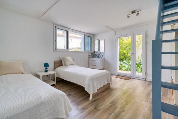 MAISON RÉNOVÉE AU CALME ABSOLU, TOUT À PIED