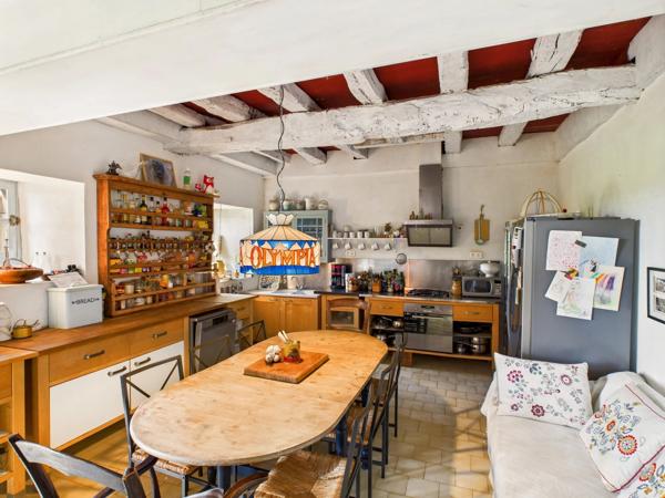 Élégant ancien presbytère avec annexe pour invités, piscine à débordement et vues panoramiques
