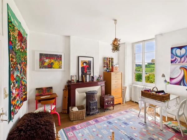 Élégant ancien presbytère avec annexe pour invités, piscine à débordement et vues panoramiques