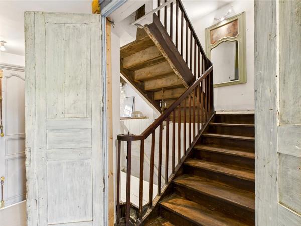 Élégant ancien presbytère avec annexe pour invités, piscine à débordement et vues panoramiques