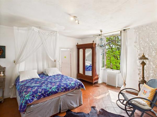 Élégant ancien presbytère avec annexe pour invités, piscine à débordement et vues panoramiques