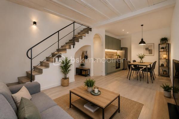 Située dans l’un des quartiers les plus recherchés de Choisy-le-Roi, dans une rue calme et proche de toutes les commodités (transports, écoles, commerces), venez découvrir cette spacieuse maison familiale aux très beaux volumes, répartie sur trois niveaux.

Dès l’entrée, vous serez séduits par un vaste salon/séjour lumineux d’environ 40 m² ainsi qu’une grande cuisine indépendante idéale pour les familles et les moments de convivialité.

La maison dispose de 4 chambres, dont :

1 chambre au rez-de-chaussée avec toilettes,
3 chambres à l’étage, dont 2 avec dressing intégré,
une suite avec salle d’eau privative.

Vous trouverez également à l’étage une seconde salle d’eau ainsi que des toilettes indépendantes.

En rez-de-jardin, le bien offre de nombreux espaces supplémentaires avec :

une seconde cuisine équipée,
un bureau,
un double salon/séjour,
une chambre avec placard,
un toilette indépendant.

La cuisine du rez-de-jardin donne directement accès à une superbe véranda d’environ 20 m² avec cellier intégré, véritable espace de vie supplémentaire ouvert sur le jardin.

À l’extérieur, vous profiterez d’une agréable cuisine d’été avec barbecue/cheminée, parfaite pour recevoir en toute saison.

Un autre atout rare : une dépendance d’environ 30 m² pouvant être aménagée en appartement indépendant, studio ou espace professionnel (travaux à prévoir).

Les chambres offrent une superficie moyenne d’environ 12 m².
La maison dispose également d’une cave.

Un bien aux multiples possibilités, idéal pour une grande famille, une activité indépendante, un projet multigénérationnel ou un investissement complémentaire.

Produit rare sur le secteur – À visiter rapidement.