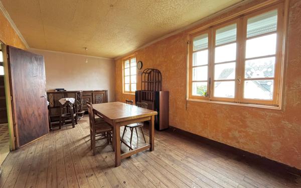 Maison à vendre    4 pièces • 78,42 m2 Carhaix-Plouguer