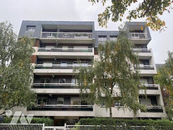 COURBEVOIE DERNIER ETAGE 2P BALCON CAVE PARKING