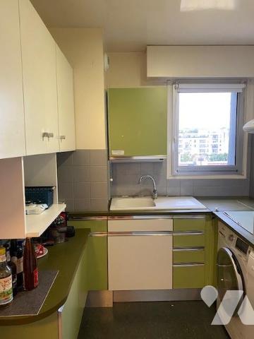 COURBEVOIE DERNIER ETAGE 2P BALCON CAVE PARKING