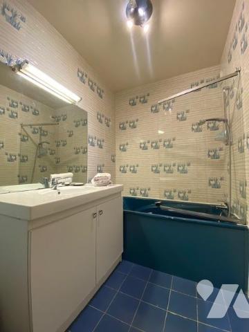 COURBEVOIE DERNIER ETAGE 2P BALCON CAVE PARKING